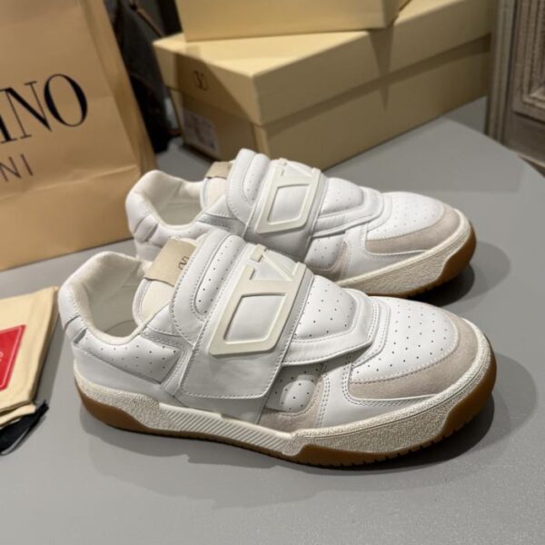 Valentinos neueste, lässige Klett-Loafer der Spitzenklasse für alle vier Jahreszeiten (BUGY7)