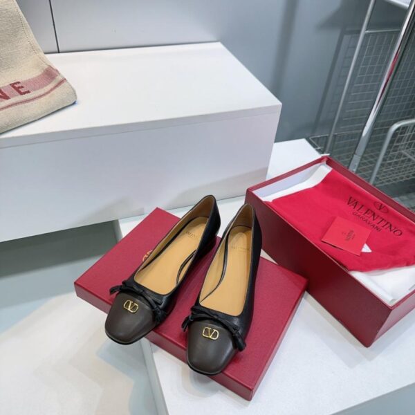 replica,schuhe,beste,kaufen,1:1,besten,seiten,Replik,turnschuhe,sneakers Hochwertige Valentino Herbst- und Winterschuhe mit Schleife, Knoten, dicker Absatz, flache Unterseite, kleine quadratische Zehenpartie (FY5F3)