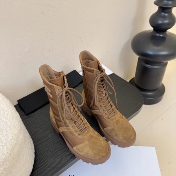 replica,schuhe,beste,kaufen,1:1,besten,seiten,Replik,turnschuhe,sneakers CELINEs neuestes Herbst- und Winter-Laufstegmodell Martin Boots (EBERX)