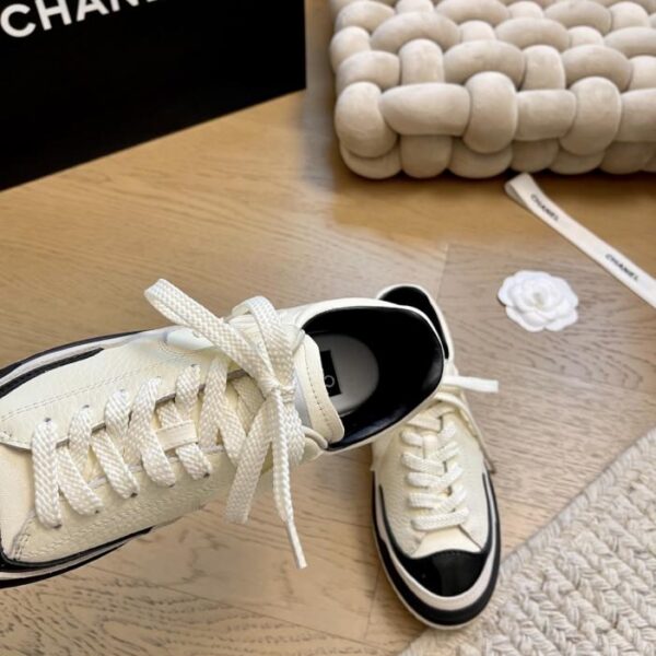 Neue sportliche Freizeitschuhe von Chanel (JD1UO)