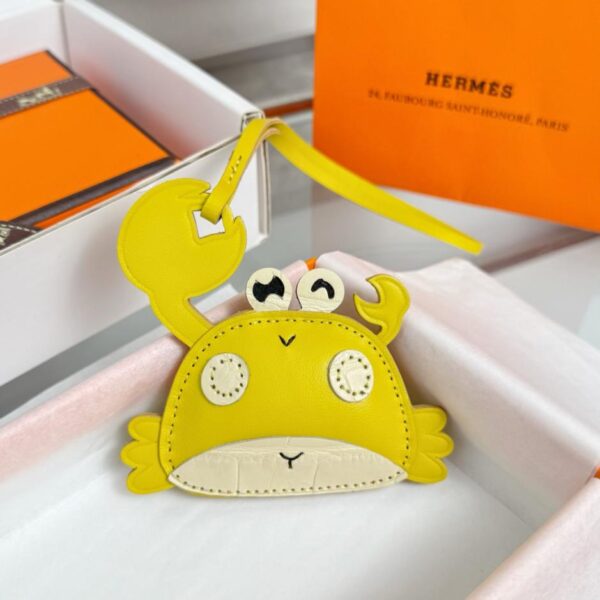 Hermès Krabbenanhänger ️ Taschenanhänger Schlüsselanhänger reines handgenähtes Lammfell + Krokodilleder (KRXAA)