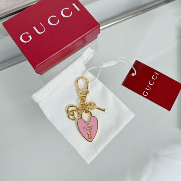 replica,schuhe,beste,kaufen,1:1,besten,seiten,Replik,turnschuhe,sneakers Neuer Gucci-Schlüsselanhänger mit Herzschloss, Taschenanhänger, Auto-Schlüsselanhänger (N0QQ2)