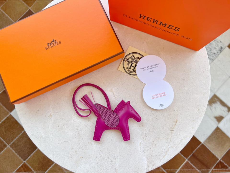 replica,schuhe,beste,kaufen,1:1,besten,seiten,Replik,turnschuhe,sneakers HERMES Rodeo Pegase Taschenanhänger Schlüsselanhänger handgenähtes Lammfell + echtes Eidechsenleder (WABD3) replica,schuhe,beste,kaufen,1:1,besten,seiten,Replik,turnschuhe,sneakers HERMES Rodeo Pegase Taschenanhänger Schlüsselanhänger handgenähtes Lammfell + echtes Eidechsenleder (WABD3)