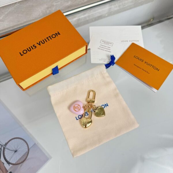 replica,schuhe,beste,kaufen,1:1,besten,seiten,Replik,turnschuhe,sneakers Louis Vuitton Pink 3D Herz Schlüsselanhänger Taschenanhänger (8UUVB)