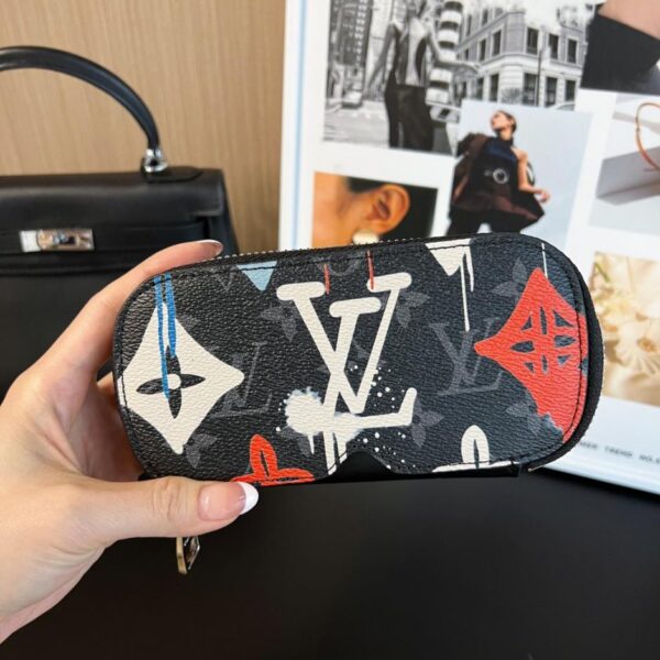 replica,schuhe,beste,kaufen,1:1,besten,seiten,Replik,turnschuhe,sneakers Neu eingetroffen, 17 Farben, großes Brillenetui, Louis Vuitton neues WOODY Brillenetui, Sonnenbrillenetui Code G10654 (AXYF7)