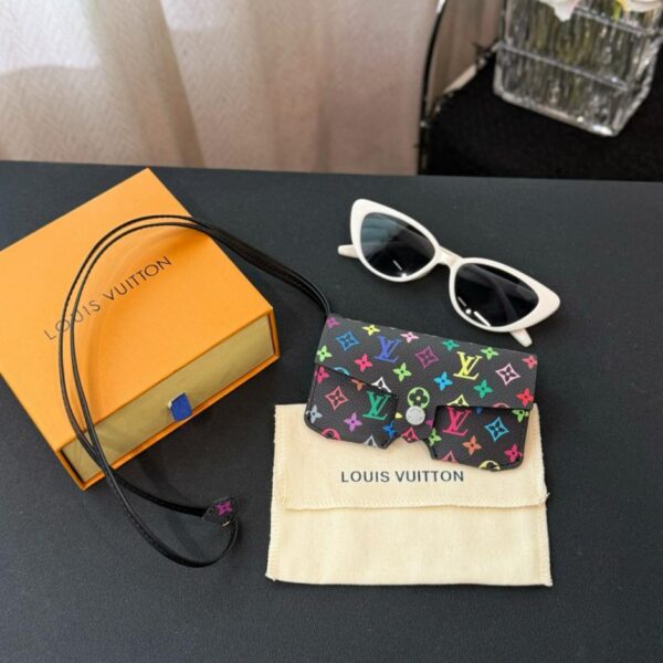 Neu eingetroffen 4-farbige LOUIS VUITTON neue Brillentasche (J76DY)