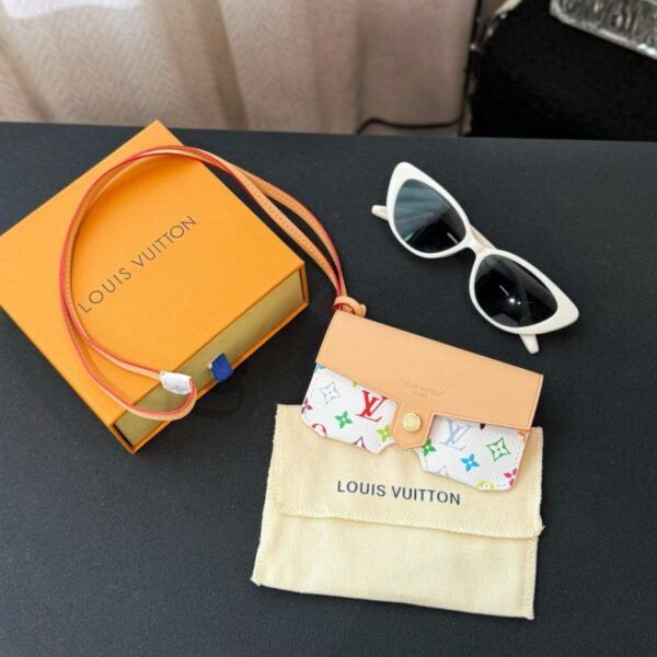 Neu eingetroffen 4-farbige LOUIS VUITTON neue Brillentasche (U6SB4)