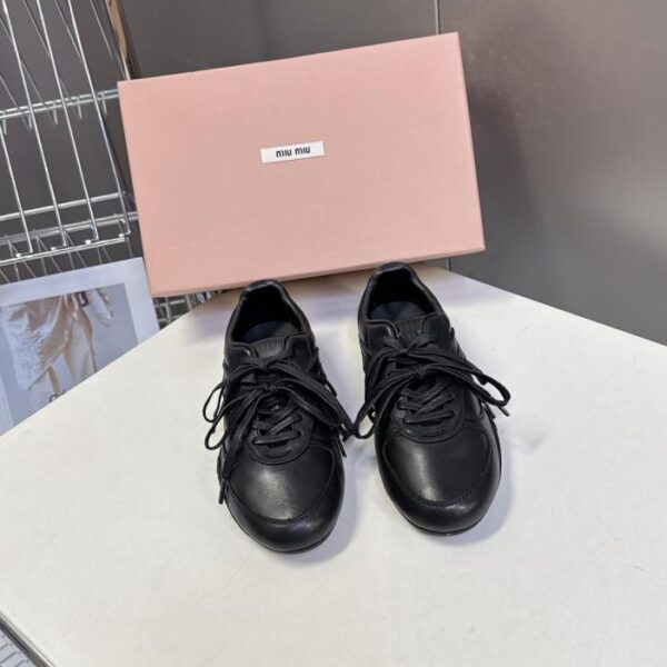 MiuMius neueste Retro-Freizeitschuhe vom Laufsteg, Dexun-Schuhe (5DDM5)