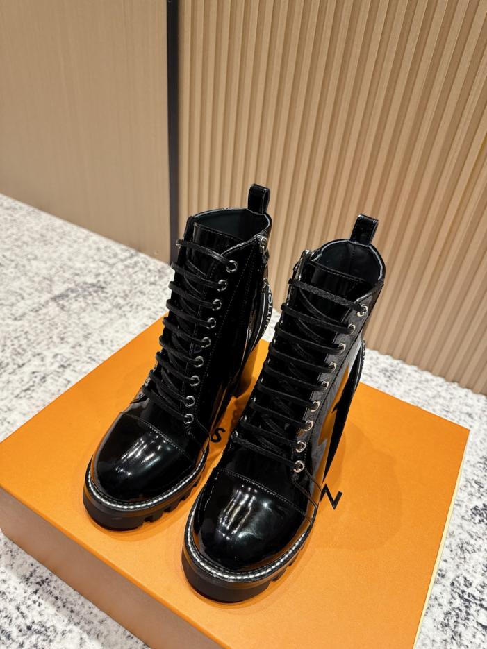 replica,schuhe,beste,kaufen,1:1,besten,seiten,Replik,turnschuhe,sneakers Top-Version LV High Heel Stiefeletten Herbst und Winter neue High Heel Stiefel (8VAKK) replica,schuhe,beste,kaufen,1:1,besten,seiten,Replik,turnschuhe,sneakers Top-Version LV High Heel Stiefeletten Herbst und Winter neue High Heel Stiefel (8VAKK)