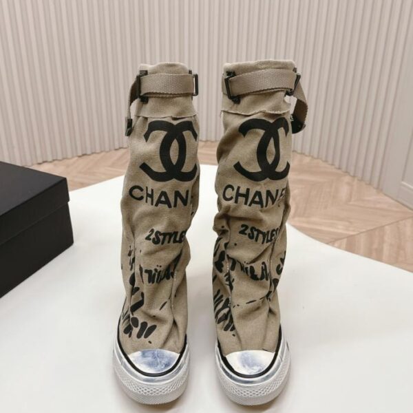 Chanels weiße Canvas-Sneaker mit verstecktem Design (JH9AU)