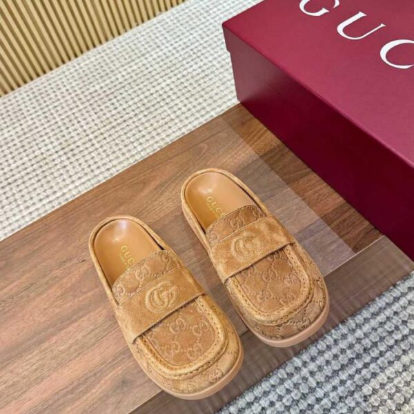replica,schuhe,beste,kaufen,1:1,besten,seiten,Replik,turnschuhe,sneakers Neue Gucci-Plateau-Mules mit ineinandergreifendem, gesticktem G-Logo (R1MYO)