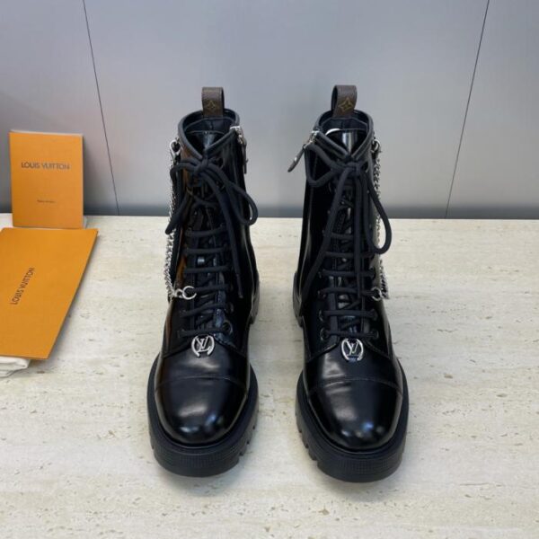 replica,schuhe,beste,kaufen,1:1,besten,seiten,Replik,turnschuhe,sneakers Hochwertige Louis Vuitton Herbst/Winter neue Schnürstiefeletten im Punk-Stil im Motorrad-Look (IYLS6) – erhältlich über einen Personal Shopper.