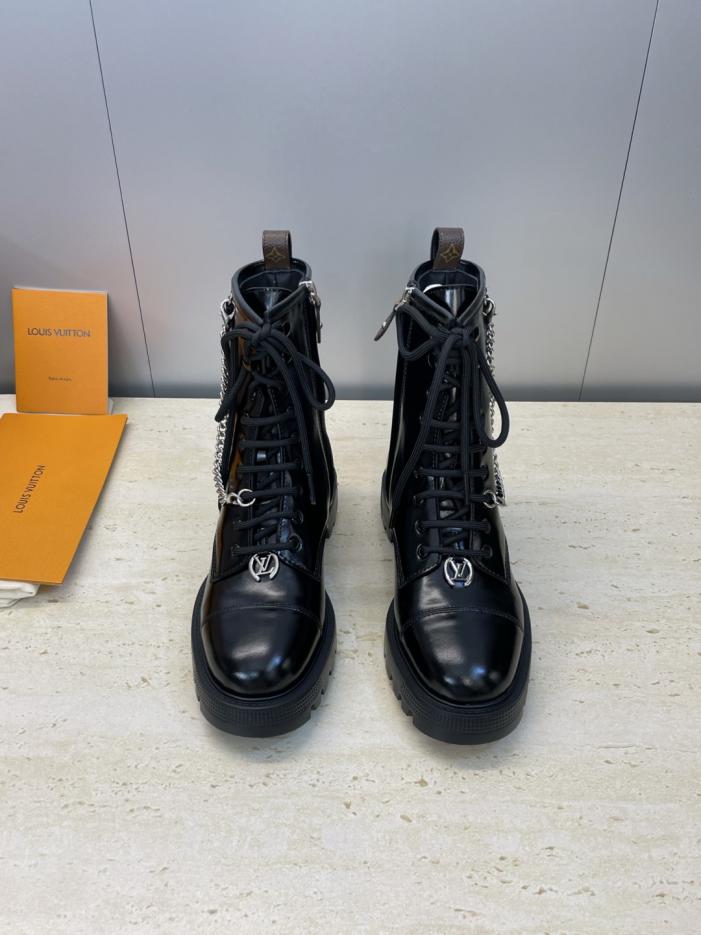 replica,schuhe,beste,kaufen,1:1,besten,seiten,Replik,turnschuhe,sneakers Hochwertige Louis Vuitton Herbst/Winter neue Schnürstiefeletten im Punk-Stil im Motorrad-Look (IYLS6) – erhältlich über einen Personal Shopper. replica,schuhe,beste,kaufen,1:1,besten,seiten,Replik,turnschuhe,sneakers Hochwertige Louis Vuitton Herbst/Winter neue Schnürstiefeletten im Punk-Stil im Motorrad-Look (IYLS6) – erhältlich über einen Personal Shopper.