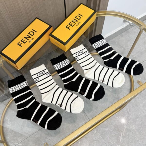 replica,schuhe,beste,kaufen,1:1,besten,seiten,Replik,turnschuhe,sneakers [Eine Packung enthält fünf Paar] FENDIs neue High-Top-Socken (FVFM0)