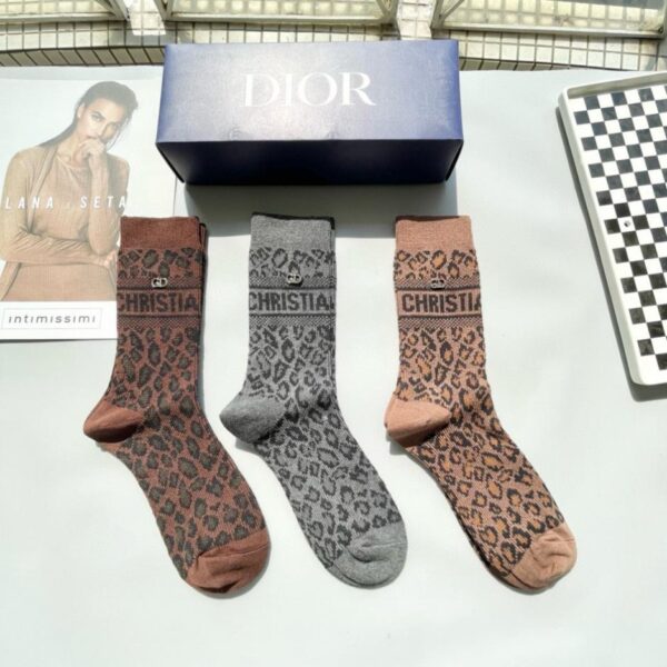 replica,schuhe,beste,kaufen,1:1,besten,seiten,Replik,turnschuhe,sneakers [Eine Box enthält drei Paar] Dior Jacquard-Buchstabensocken (27T7H) – synchronisiert mit der offiziellen Website