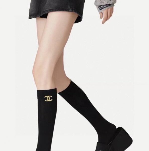 replica,schuhe,beste,kaufen,1:1,besten,seiten,Replik,turnschuhe,sneakers [Ein Paar pro Schachtel] Chanel klassische Kniestrümpfe mit Doppel-C-Logo aus reiner Baumwolle (7UBU3)