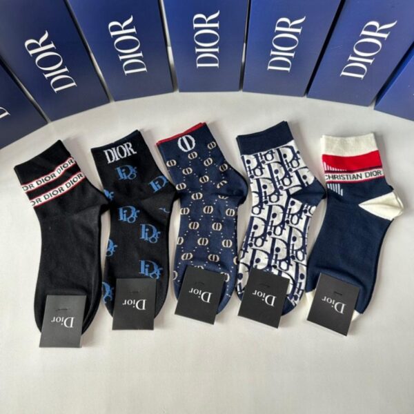 replica,schuhe,beste,kaufen,1:1,besten,seiten,Replik,turnschuhe,sneakers Die neuen klassischen mittellangen Socken von DIOR, fünf Paar pro Packung (A8VWU)