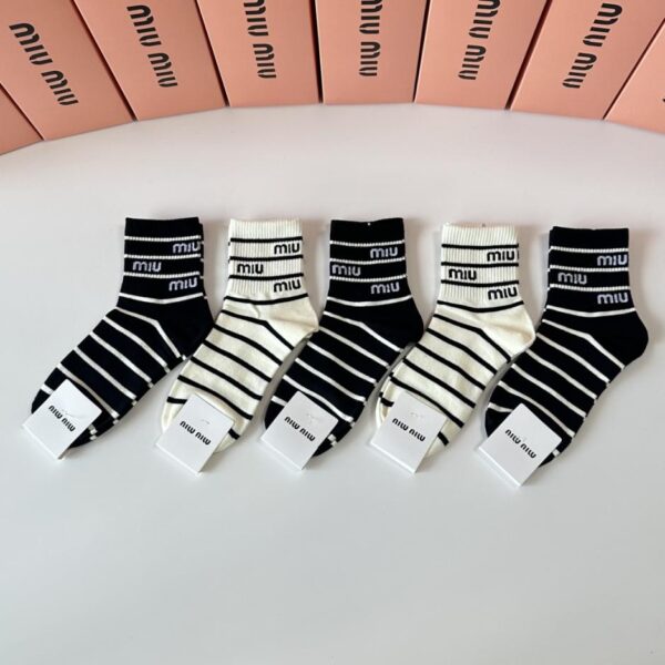 replica,schuhe,beste,kaufen,1:1,besten,seiten,Replik,turnschuhe,sneakers MiuMiu Neue mittellange Socken, 5 Paar pro Packung (Y02FO)