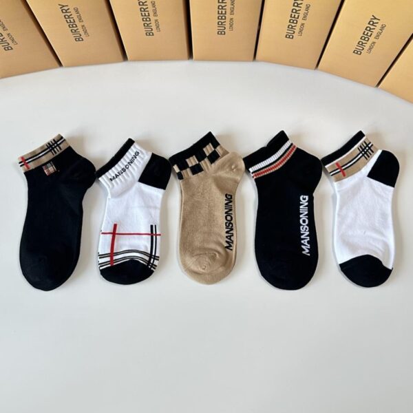 replica,schuhe,beste,kaufen,1:1,besten,seiten,Replik,turnschuhe,sneakers Neue mittellange Socken von Burberry, fünf Paar pro Packung (A0KZ0)