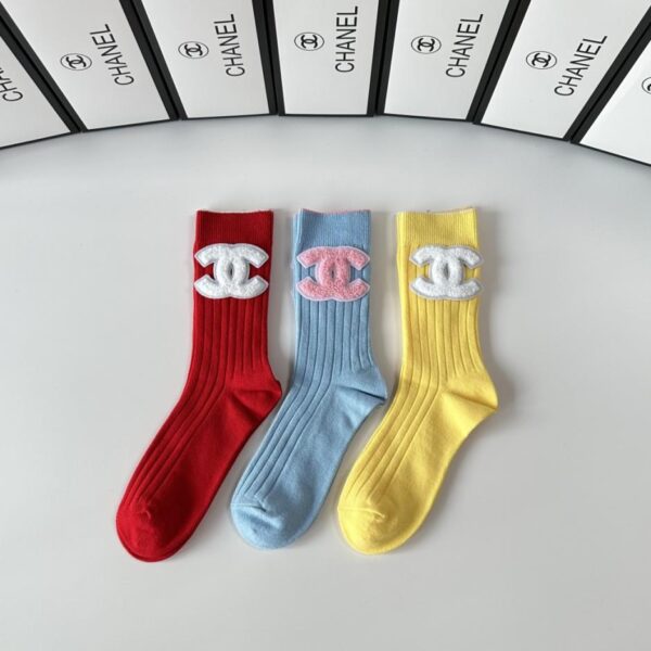 replica,schuhe,beste,kaufen,1:1,besten,seiten,Replik,turnschuhe,sneakers Chanels neue, klassische, mittellange, verzierte Socken, drei Paar pro Schachtel (YDMAU)
