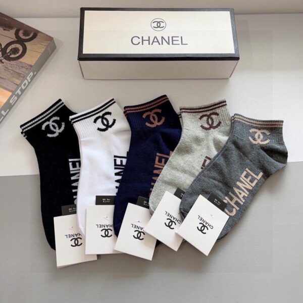 replica,schuhe,beste,kaufen,1:1,besten,seiten,Replik,turnschuhe,sneakers (5 Paar pro Schachtel) Chanels neue High-End-Socken, mit Schriftzug, im gleichen Stil wie in den Boutiquen, Bootssocken, Designermarke für den Alltag (CJK1E)