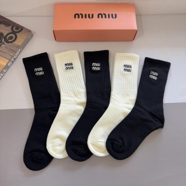 replica,schuhe,beste,kaufen,1:1,besten,seiten,Replik,turnschuhe,sneakers [5 Paar pro Packung] MIUMIU Kniestrümpfe mit Stickerei in hoher Qualität (RUND3)