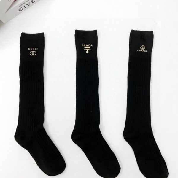 replica,schuhe,beste,kaufen,1:1,besten,seiten,Replik,turnschuhe,sneakers [Ein Paar pro Schachtel] Chanel klassische Kniestrümpfe mit Doppel-C-Logo aus reiner Baumwolle (DQE43)