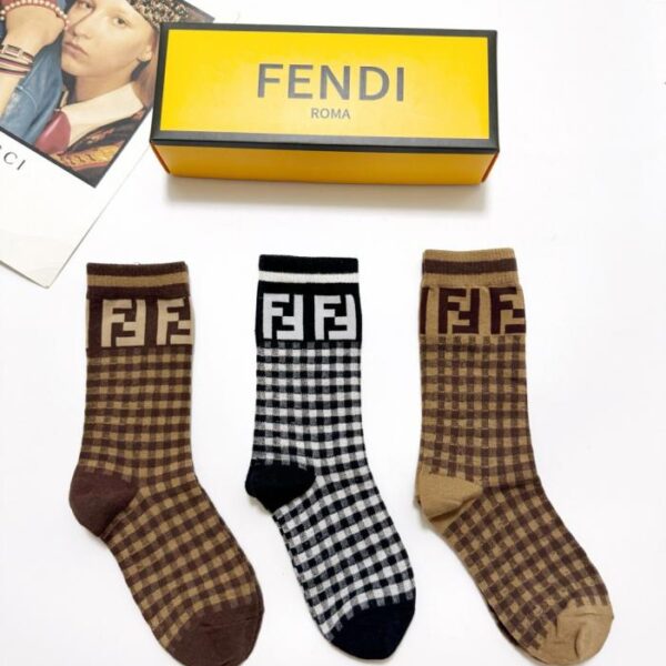 replica,schuhe,beste,kaufen,1:1,besten,seiten,Replik,turnschuhe,sneakers [3 Paar pro Packung] FENDI klassische Logo-Baumwollsocken, mittelhoch (13J5Z)