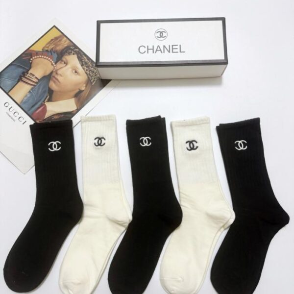 replica,schuhe,beste,kaufen,1:1,besten,seiten,Replik,turnschuhe,sneakers 【5 Paar pro Packung】 Klassische Chanel-Socken aus Baumwolle mit gesticktem Logo, mittelhoch (YSNZ3)
