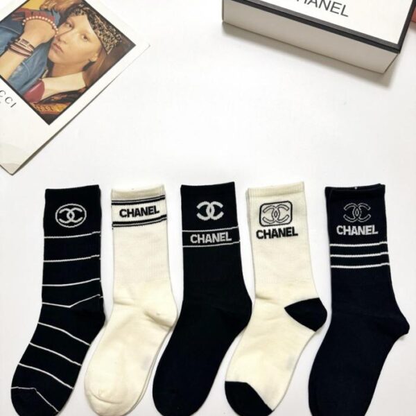 replica,schuhe,beste,kaufen,1:1,besten,seiten,Replik,turnschuhe,sneakers [5 Paar pro Packung] Chanel klassische Logo-Baumwollsocken, mittelhoch (EJ8N6)