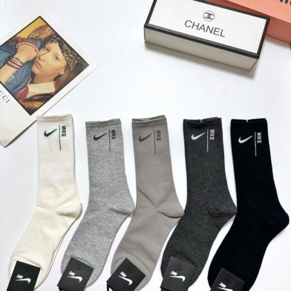 replica,schuhe,beste,kaufen,1:1,besten,seiten,Replik,turnschuhe,sneakers [5 Paar pro Karton] Nike Classic Logo Kniestrümpfe, reine Baumwolle (VO8V0)