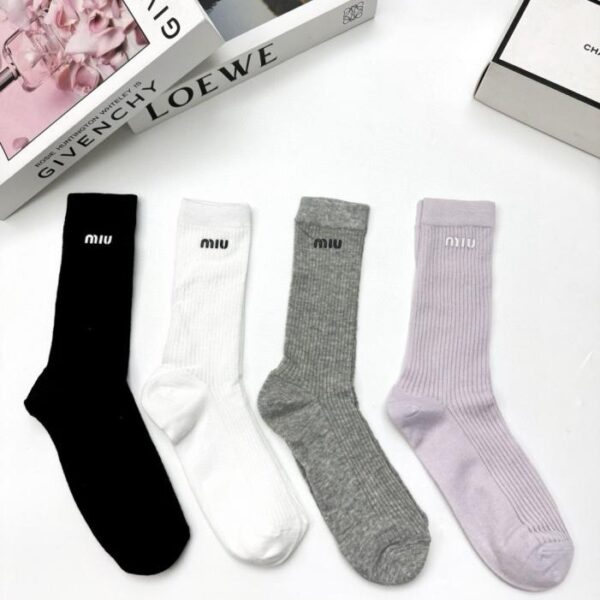 replica,schuhe,beste,kaufen,1:1,besten,seiten,Replik,turnschuhe,sneakers [4 Paar pro Packung] MIUMIU Classic Logo Ultradünne, nahtlose Wadensocken (OTVZH)