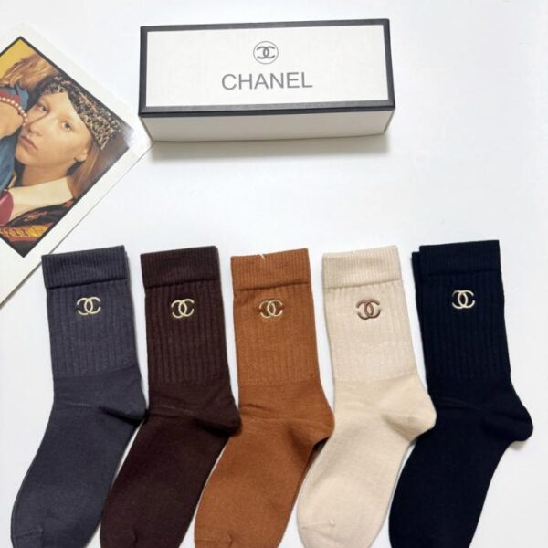 replica,schuhe,beste,kaufen,1:1,besten,seiten,Replik,turnschuhe,sneakers 【5 Paar pro Box】 Klassische Chanel-Socken aus Kaschmirmischung mit gesticktem Logo, mittelhoch (IGSL7)