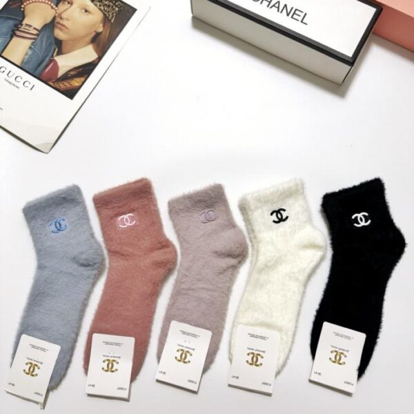 replica,schuhe,beste,kaufen,1:1,besten,seiten,Replik,turnschuhe,sneakers [5 Paar pro Packung] Chanel klassische Logo-Nerzfleece-Knöchelsocken (K7OT4)