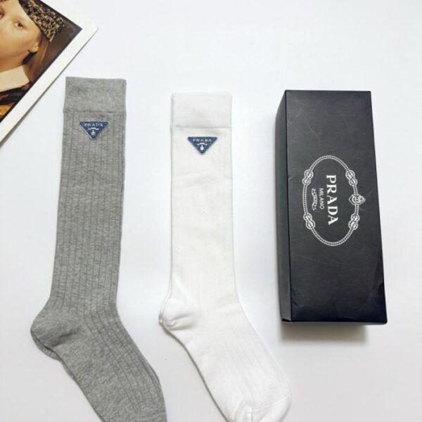 replica,schuhe,beste,kaufen,1:1,besten,seiten,Replik,turnschuhe,sneakers [Zwei Paar pro Packung] Klassische Prada Logo-Baumwollsocken, wadenlange Slouch-Socken (B055I)