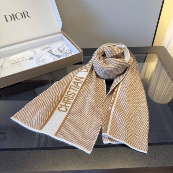 Dior Herbst/Winter Neuheit: Neue Strickwaren mit Buchstabenprint (7BJ77)
