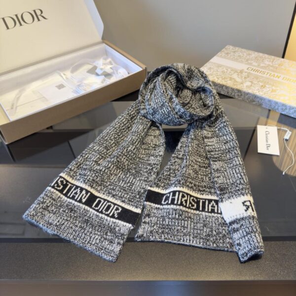 replica,schuhe,beste,kaufen,1:1,besten,seiten,Replik,turnschuhe,sneakers Dior Herbst/Winter Neuheiten: Neue Strickwaren mit Buchstabenprint (UETKH)