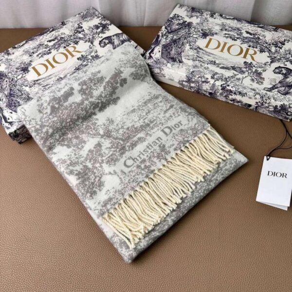 Dior-Schal mit Bild der Urwaldökologie (DBZAC)