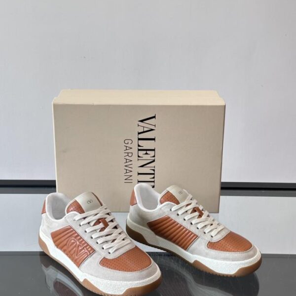 replica,schuhe,beste,kaufen,1:1,besten,seiten,Replik,turnschuhe,sneakers Valentinos neue Low-Top-Sneaker (9 INR)