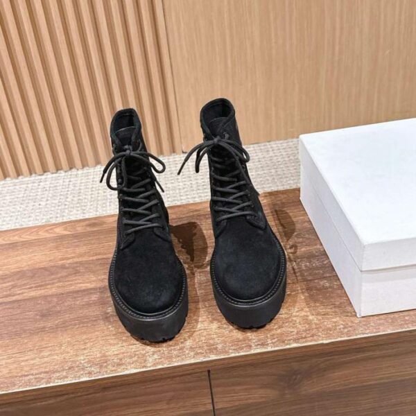 replica,schuhe,beste,kaufen,1:1,besten,seiten,Replik,turnschuhe,sneakers Die neuen Schnür-Plateau-Kampfstiefel von Celine (6M4X8)
