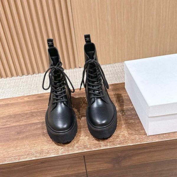 replica,schuhe,beste,kaufen,1:1,besten,seiten,Replik,turnschuhe,sneakers Die neuen Schnür-Plateau-Kampfstiefel von Celine (2V6XJ)