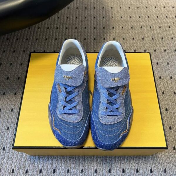 Fendi Retro-Sneaker mit Wildleder- und Lederbesatz (C2ZCU)