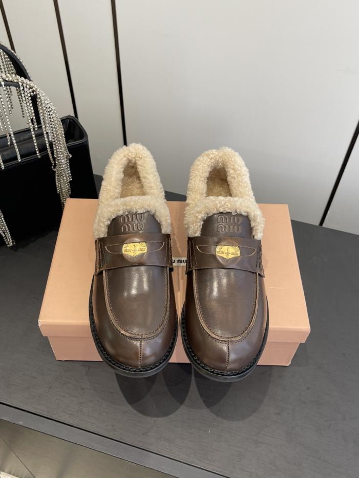 replica,schuhe,beste,kaufen,1:1,besten,seiten,Replik,turnschuhe,sneakers Die neueste Herbst-/Winterkollektion von Miu Miu: Loafer mit Münzmuster und Pelzbesatz (MKKOS) replica,schuhe,beste,kaufen,1:1,besten,seiten,Replik,turnschuhe,sneakers Die neueste Herbst-/Winterkollektion von Miu Miu: Loafer mit Münzmuster und Pelzbesatz (MKKOS)