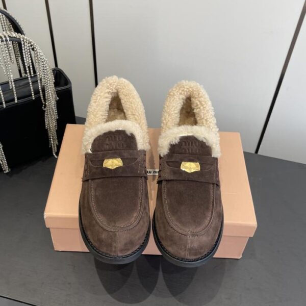 replica,schuhe,beste,kaufen,1:1,besten,seiten,Replik,turnschuhe,sneakers Die neueste Herbst-/Winterkollektion von Miu Miu: Loafer mit Münzmuster und Pelzbesatz (NFT6V)