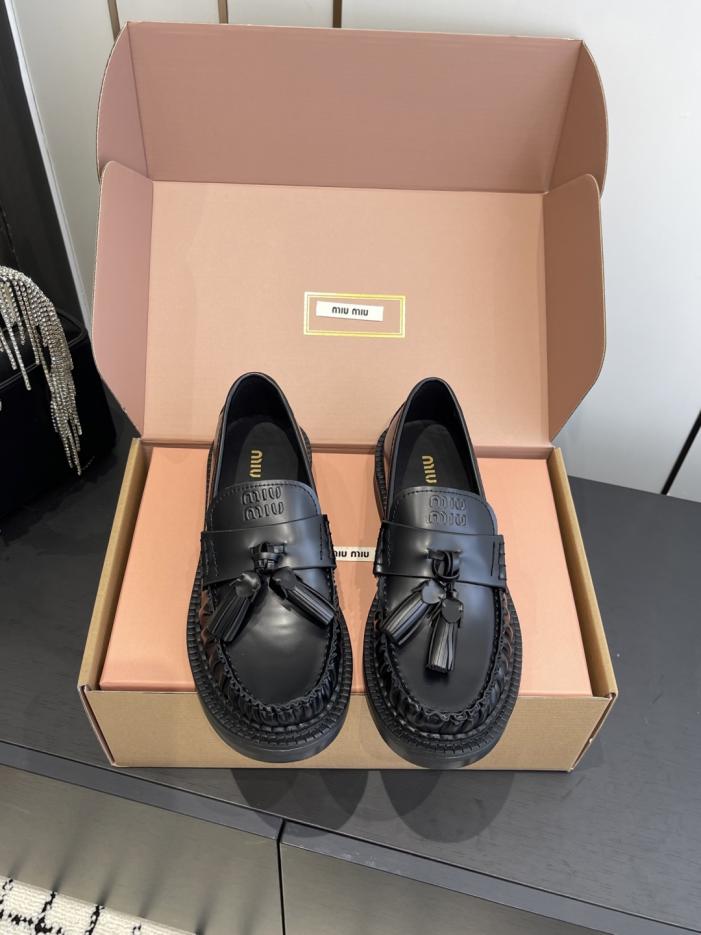 replica,schuhe,beste,kaufen,1:1,besten,seiten,Replik,turnschuhe,sneakers Miu Miu Deckschuhe, neue Quastenloafer (D5532) replica,schuhe,beste,kaufen,1:1,besten,seiten,Replik,turnschuhe,sneakers Miu Miu Deckschuhe, neue Quastenloafer (D5532)