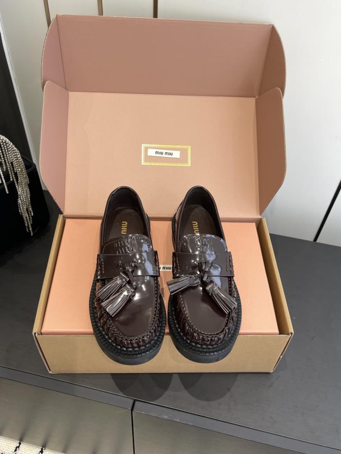 replica,schuhe,beste,kaufen,1:1,besten,seiten,Replik,turnschuhe,sneakers Miu Miu Deckschuhe, neue Quastenloafer (HCB3T) replica,schuhe,beste,kaufen,1:1,besten,seiten,Replik,turnschuhe,sneakers Miu Miu Deckschuhe, neue Quastenloafer (HCB3T)