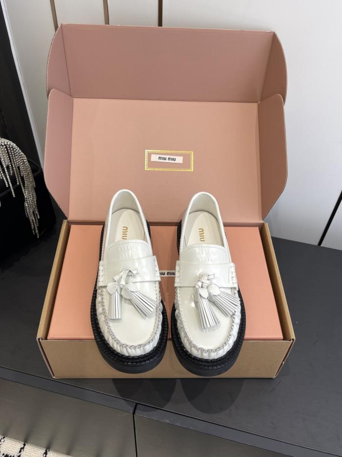 replica,schuhe,beste,kaufen,1:1,besten,seiten,Replik,turnschuhe,sneakers Miu Miu Deckschuhe, neue Quastenloafer (QX75Z) replica,schuhe,beste,kaufen,1:1,besten,seiten,Replik,turnschuhe,sneakers Miu Miu Deckschuhe, neue Quastenloafer (QX75Z)