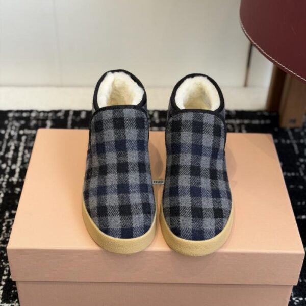 replica,schuhe,beste,kaufen,1:1,besten,seiten,Replik,turnschuhe,sneakers Miu Miu Herbst/Winter Laufstegkollektion: Wollstiefeletten, Schneestiefel, Fellschuhe (IDUWK)