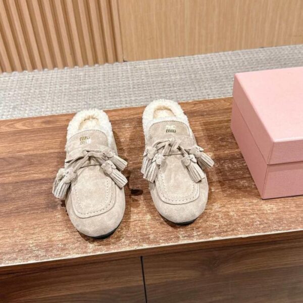 replica,schuhe,beste,kaufen,1:1,besten,seiten,Replik,turnschuhe,sneakers Miu Miu Herbst/Winter Neuheit: Pelzige Slipper mit Quasten (D3FHR)