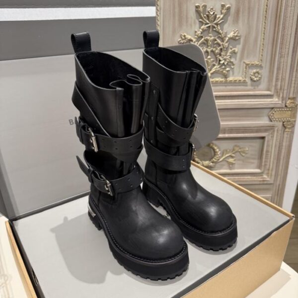 Balenciaga Premium Edition aus der Balenciaga Herbstkollektion Venom Boots (3 Jahre, 9 Stunden)